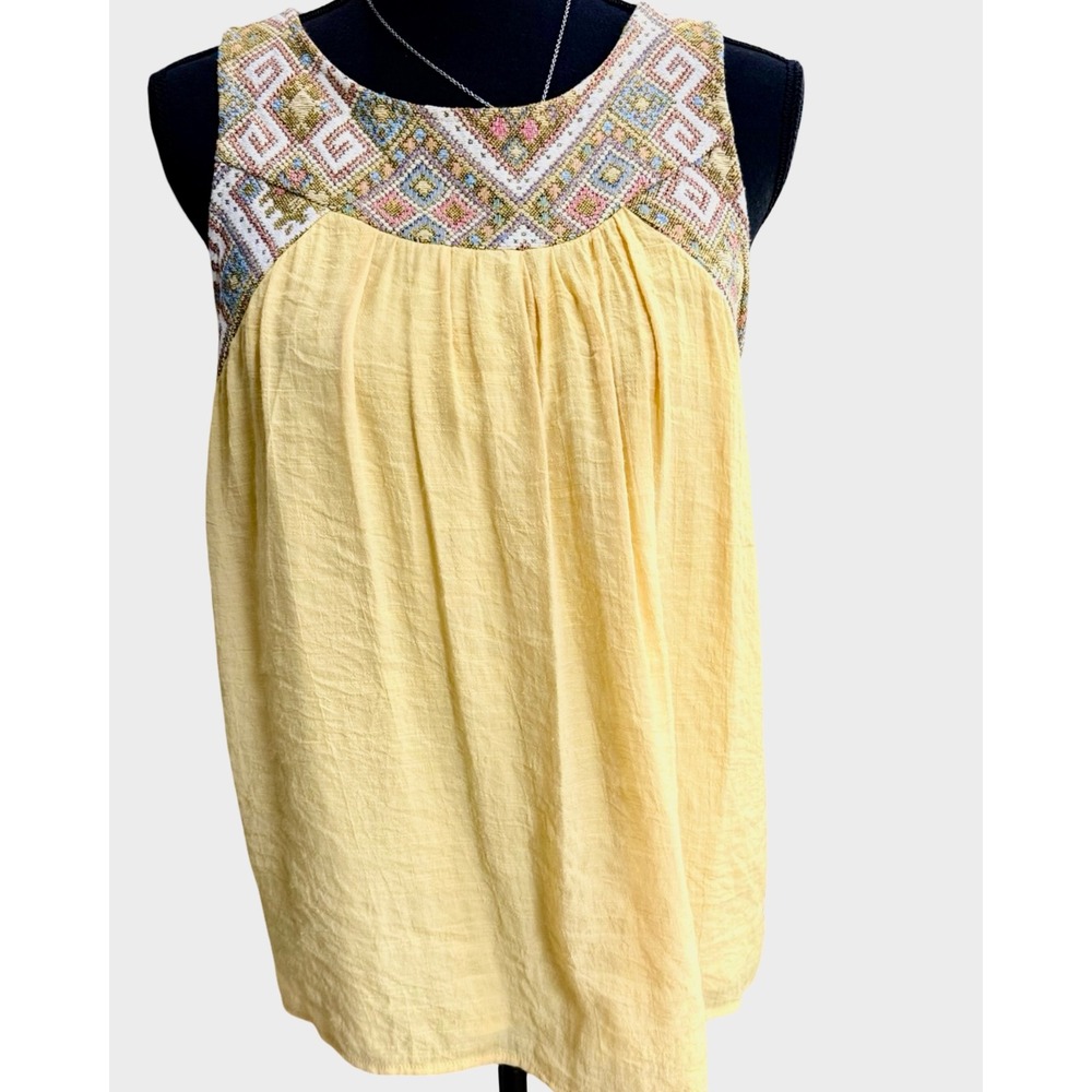 Doe & Rae Yellow Geometric Woven Yoke Sleeveless Top Size M